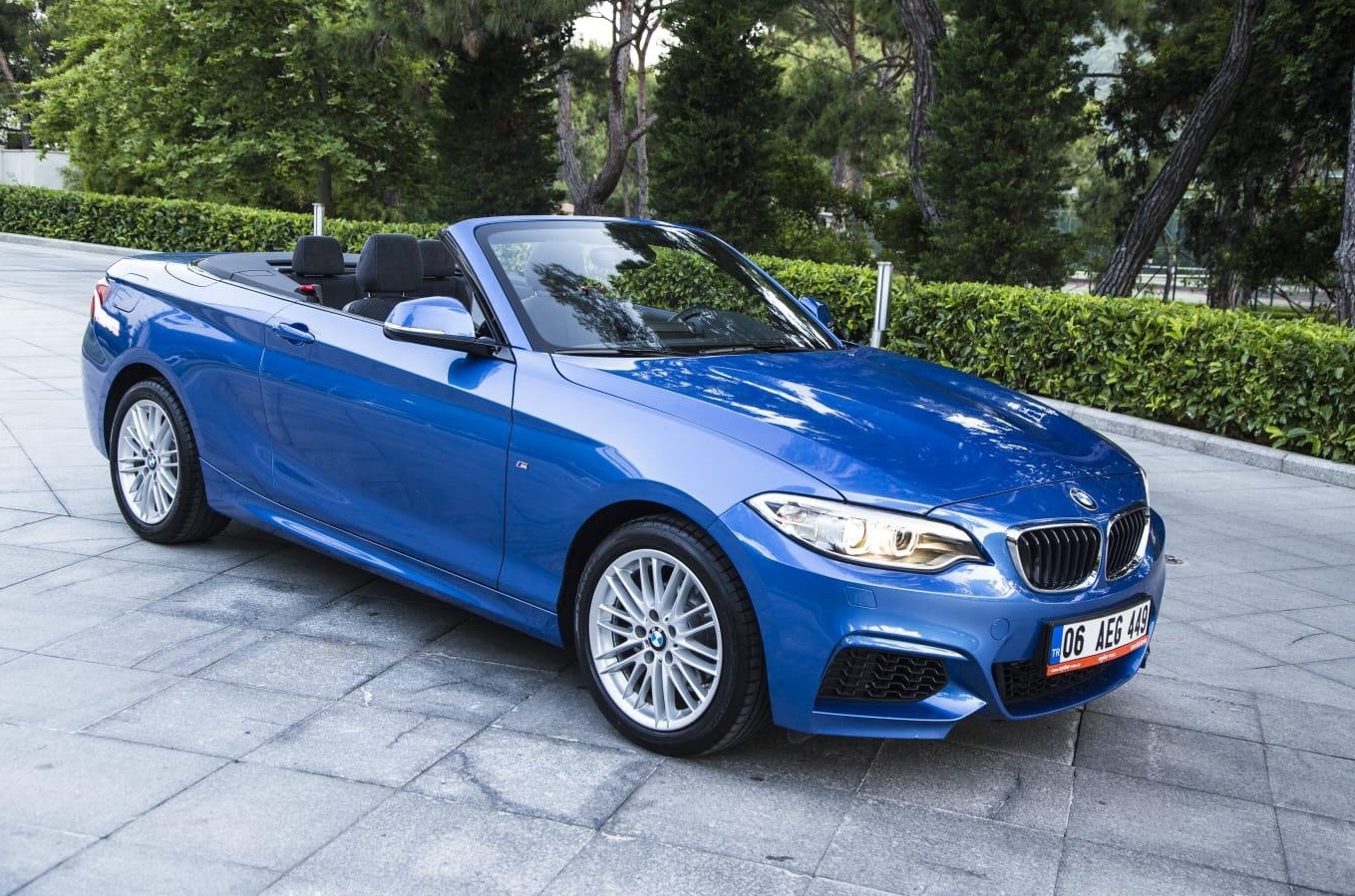 <span style="font-weight: bold;">BMW 218i Cabrio&nbsp;</span>